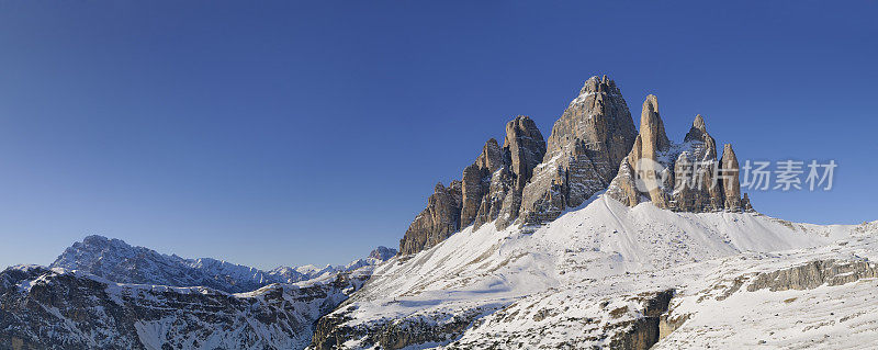 拉瓦雷多三座山峰(Dolomites -意大利)